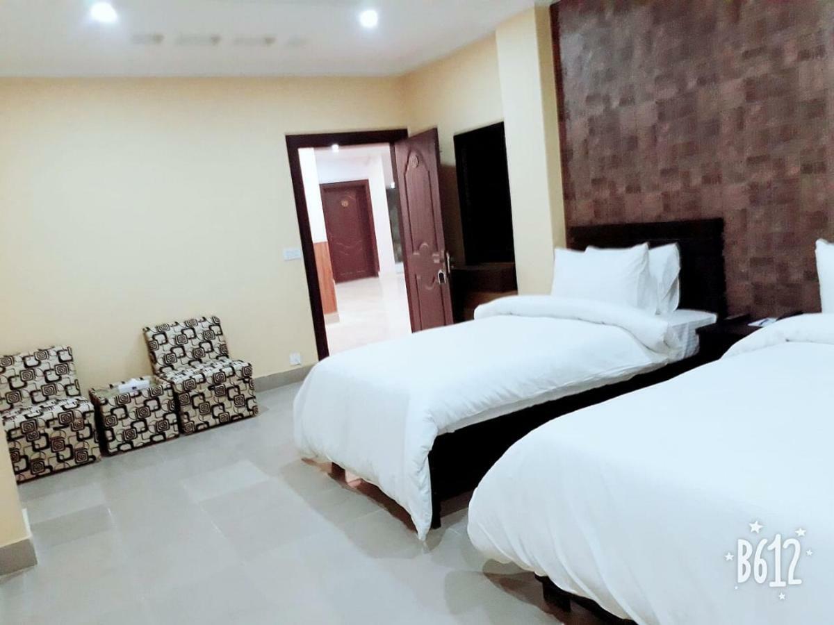 Hotel Crown Inn Multan Exterior photo