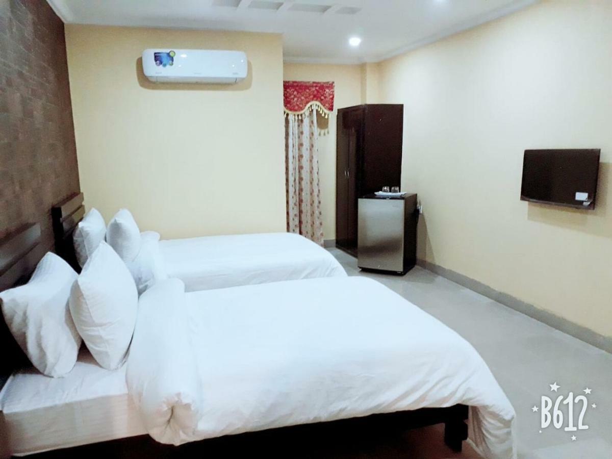 Hotel Crown Inn Multan Exterior photo