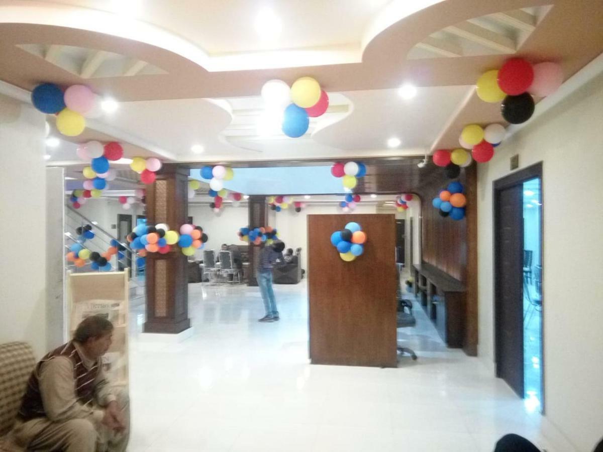 Hotel Crown Inn Multan Exterior photo
