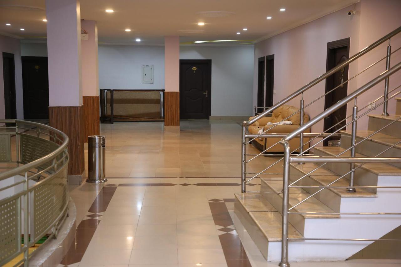 Hotel Crown Inn Multan Exterior photo